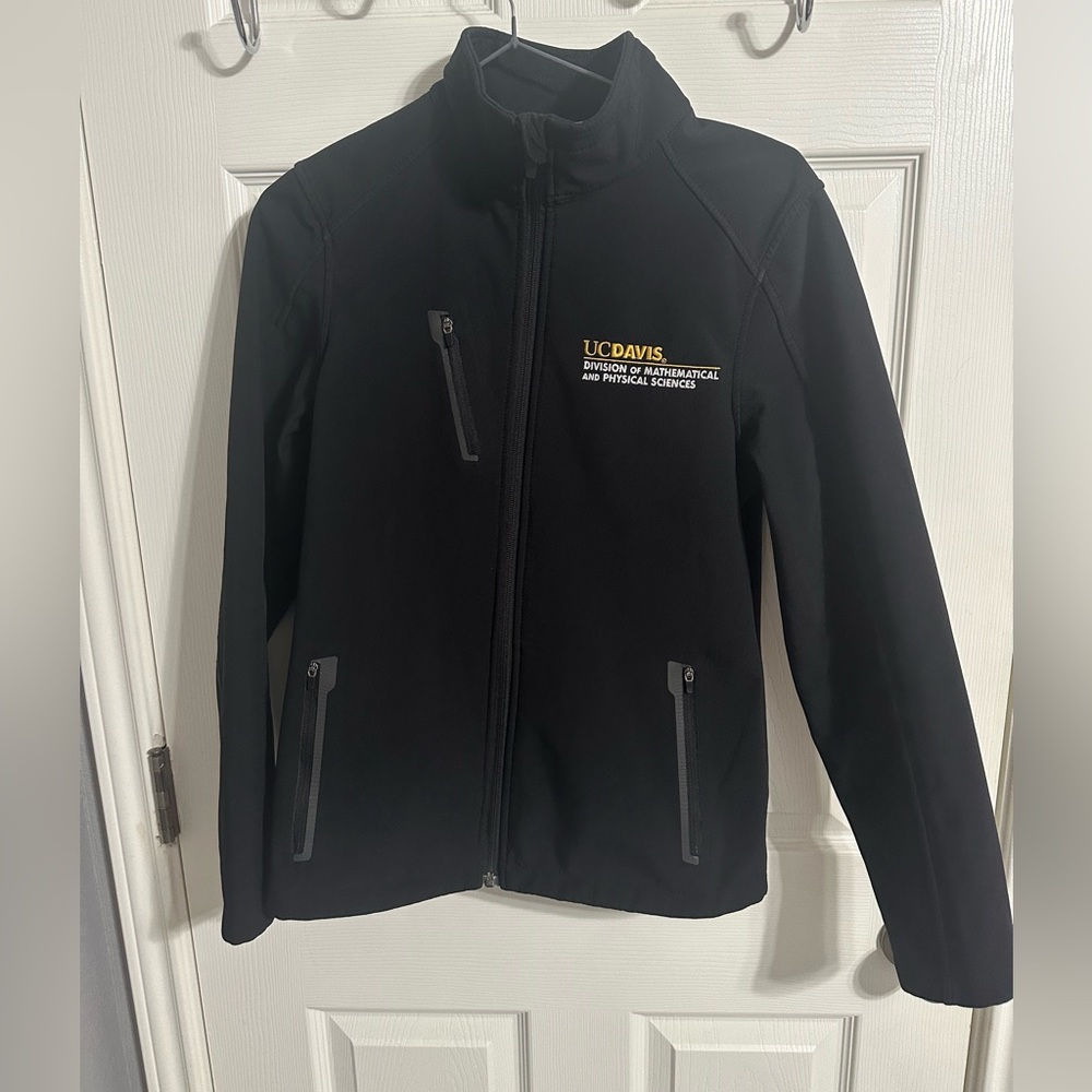 UC Davis MAPS women’s jacket small
